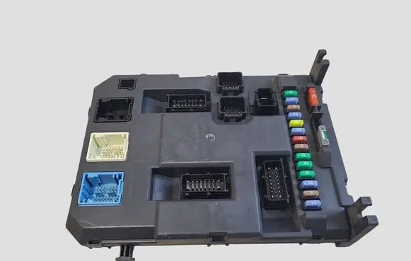 Citroen C3 Fuse module 9666952080