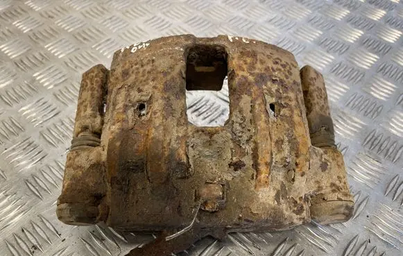 Iveco Daily 30.8 - 9 Front brake caliper