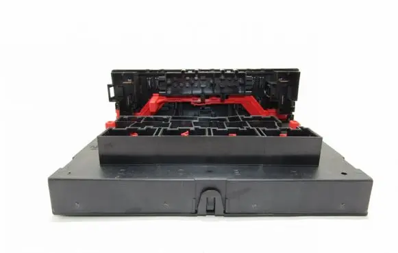 Volkswagen PASSAT B6 Fuse module 3C0937049H