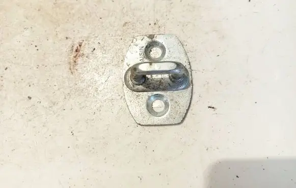 Toyota Avensis T250 Front door lock loop/hook striker 