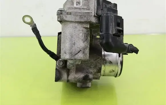 Hyundai i30 Throttle body valve 351002A760