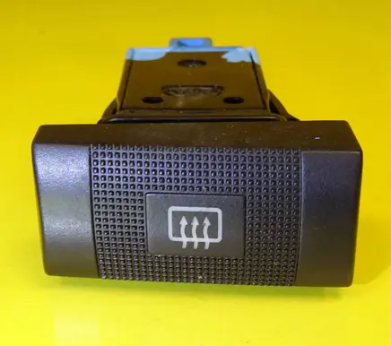 KIA Rio Windscreen/window heater switch