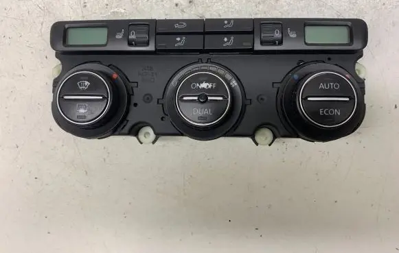 Volkswagen PASSAT B6 Climate control unit
