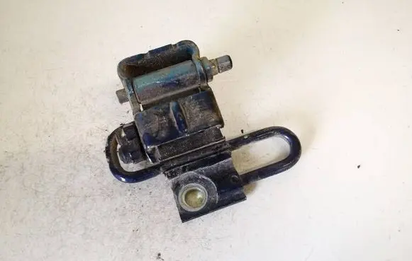 Volkswagen Golf IV Rear door lower hinge