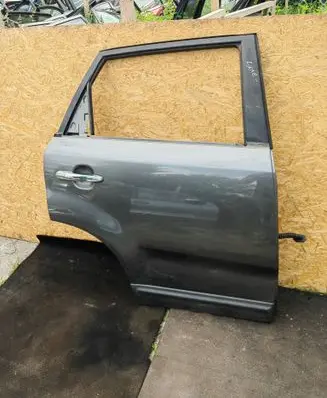 KIA Sorento Rear door 