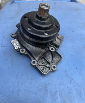 Mercedes-Benz Sprinter W906 Water pump A65120001 A6512000801