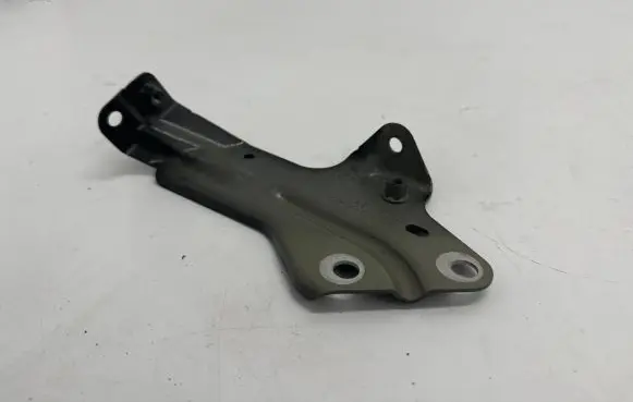 Fender mounting bracket