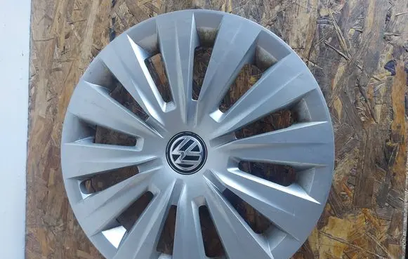 Volkswagen Golf VII R16 wheel hub/cap/trim 5G0601147