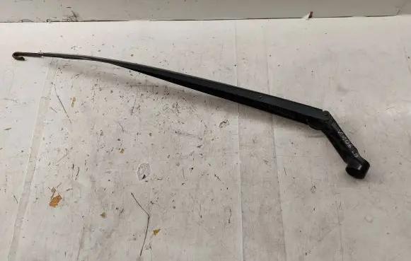 Toyota Verso Front wiper blade arm 852110F030