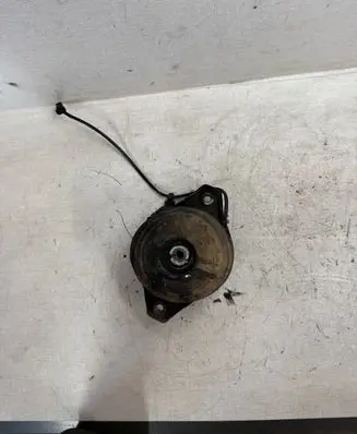 Engine mount bracket