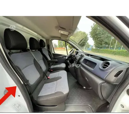 Opel Vivaro Front door rubber seal 