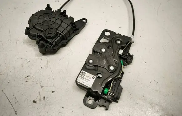 BMW iX Tailgate/trunk/boot lock/catch/latch UK985190903