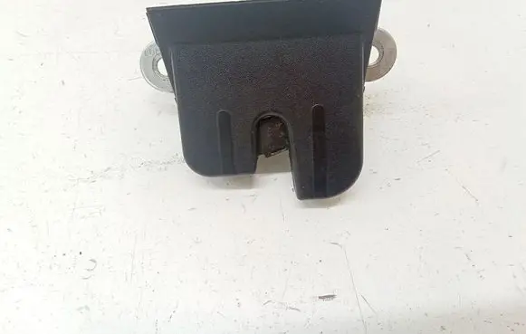 Seat Leon (1P) Loading door lock 1P0827505A