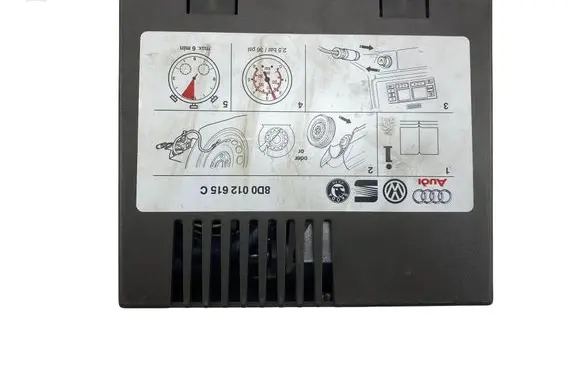 Volkswagen PASSAT B7 Tire air pump compressor 8D0012615C