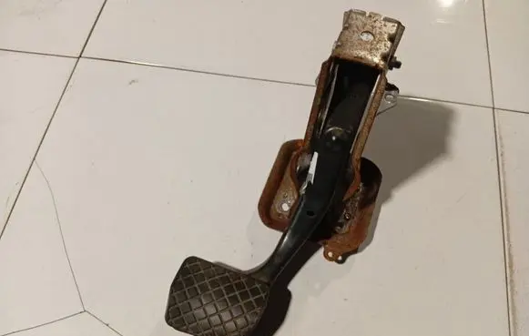 Skoda Superb B6 (3T) Brake pedal 1K1723057AL