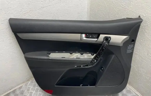 KIA Sorento Front door card panel trim 935702P300VA 20111227 823012PBS0AND