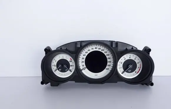 Mercedes-Benz CLS C218 X218 Speedometer (instrument cluster) A2189001907