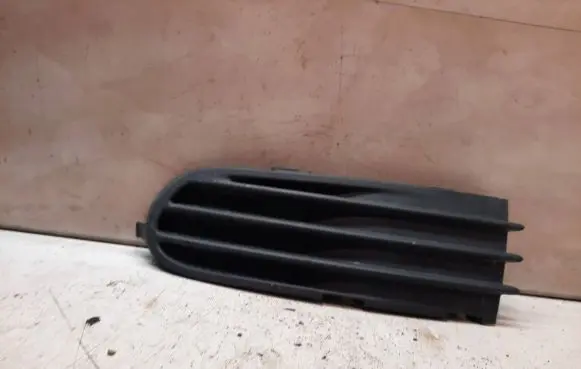 Volvo V50 Front bumper lower grill 30657009