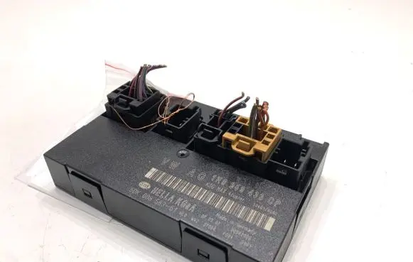 Skoda Octavia Mk2 (1Z) Central body control module 1K0959433CP