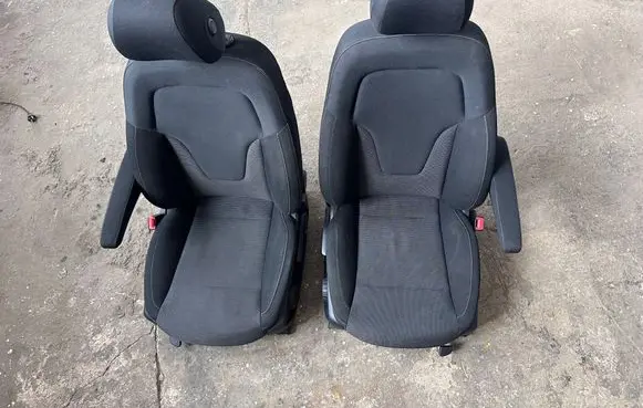 Mercedes-Benz V Class W447 Front passenger seat rail 