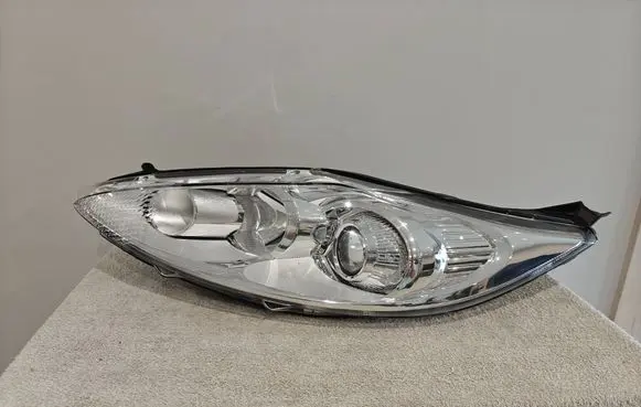 Ford Fiesta Headlight/headlamp 8A6113W030CH 8A6113W030 1EL24704505