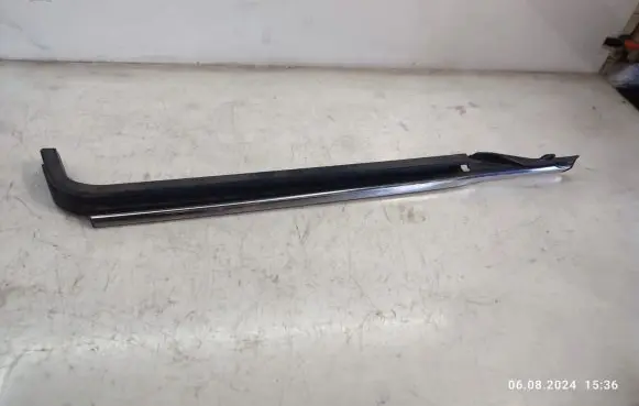 Chrysler Grand Voyager V Sliding door middle rail 
