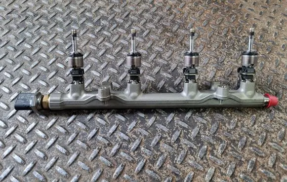 Volkswagen Tiguan Fuel injectors set 05E133320B 05E036A 026150006Z