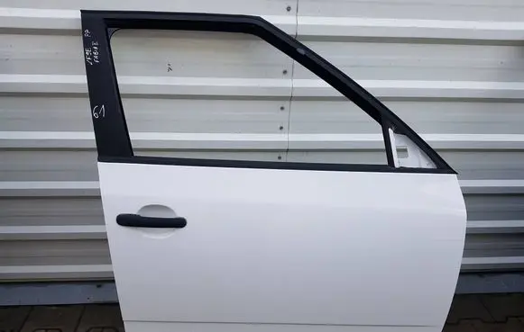 Skoda Fabia Mk2 (5J) Front door 