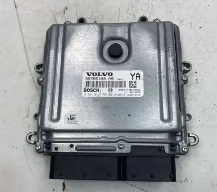 Volvo XC70 Engine control unit/module 30785100 1039S18372 0281012765