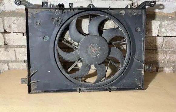 Volvo XC70 Electric radiator cooling fan 30680547 0130303909 1137328081