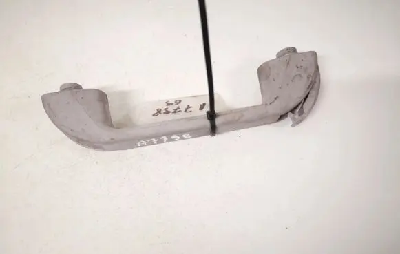 Mitsubishi Outlander Front interior roof grab handle