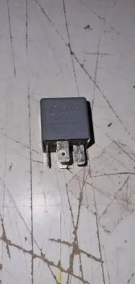 Audi A6 S6 C5 4B Other relay 8D0951253A V23134B52X301 PA66GF25