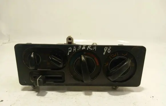 Mitsubishi Pajero Climate control unit