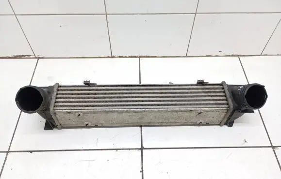 BMW 3 E90 E91 Intercooler radiator 3093796