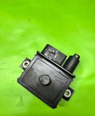 BMW 5 E60 E61 Glow plug pre-heat relay 779800003 003406637 3522120102