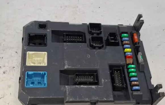 Citroen C3 Picasso Fuse module 9666952380 22661F01 PRT0679001