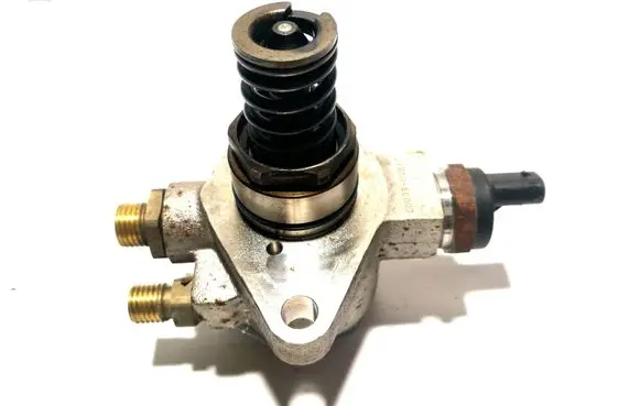 Audi A8 S8 D4 4H Fuel injection high pressure pump 079127026R C003 079026R