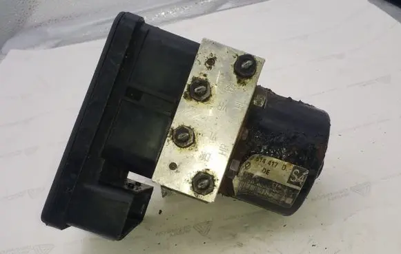 Skoda Octavia Mk1 (1U) ABS Pump 1J0614417D 1C0907379K