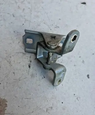 Opel Insignia A Front door lower hinge 
