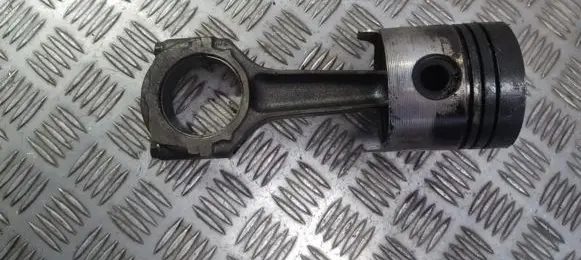Renault 21 Piston with connecting rod J85740