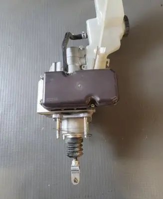 Toyota C-HR I Master brake cylinder 4721010040