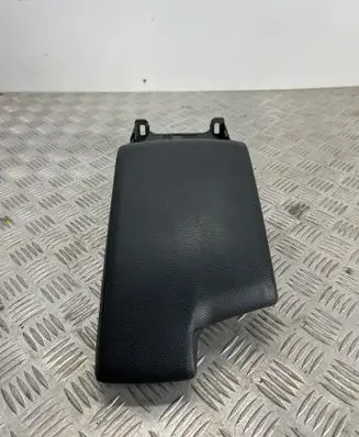 BMW 3 E90 E91 Armrest E116233221 7004213