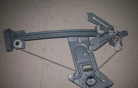 Rear door manual window regulator