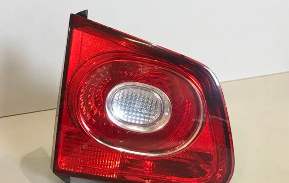 Volkswagen Tiguan Tailgate rear/tail lights 5N0945093C