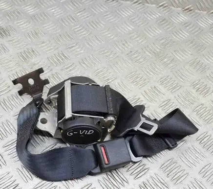 Middle seatbelt (rear)
