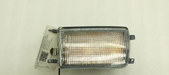 Volkswagen Golf III Front reflector 121601B