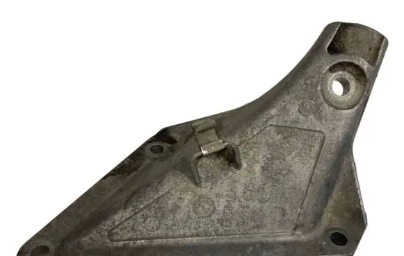 BMW 7 E65 E66 Engine mounting bracket 6758419 22116758419