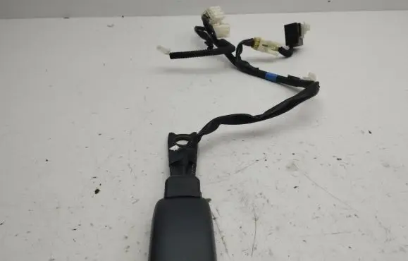 Lexus IS 220D-250-350 Front seatbelt buckle E034501