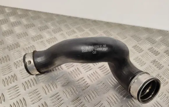 Mercedes-Benz C W203 Intercooler hose/pipe A2035282182