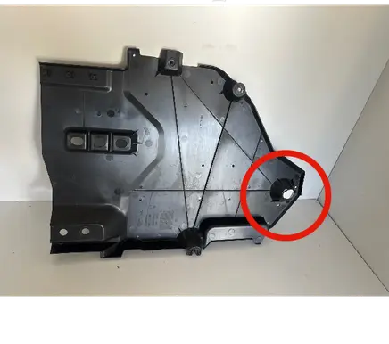 Center/middle under tray cover